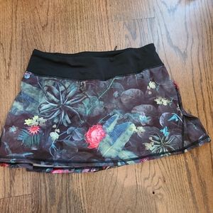Lululemon Curious Jungle Pace Setter Skirt Floral